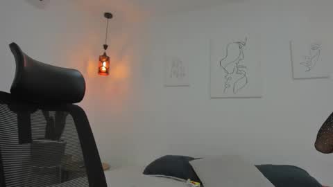 Snapshot of kaylajhonnes6 chatting on 10-16-25, 03:57 K A Y L A online show from 10-16-25, 03:57