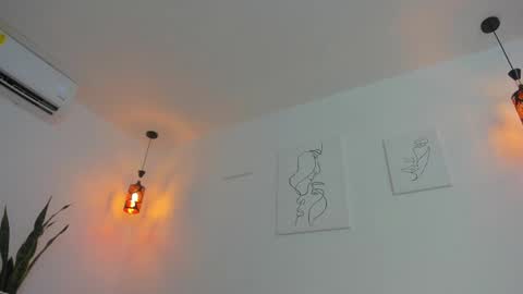 Snapshot of kaylajhonnes6 chatting on 10-23-25, 01:21 K A Y L A online show from 10-23-25, 01:21