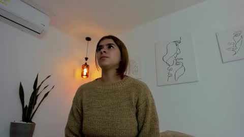 Snapshot of kaylajhonnes6 chatting on 10-28-25, 11:47 K A Y L A online show from 10-28-25, 11:47