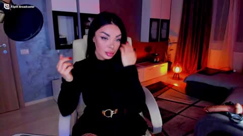 kaylee online show from 12-19-24, 04:13