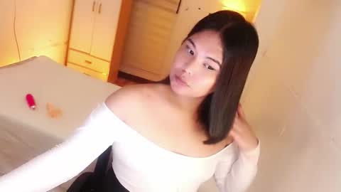 Y O U R        F U T U R E       K A Y L E E  online show from 10-02-25, 02:13