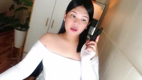 Y O U R        F U T U R E       K A Y L E E  online show from 01-06-26, 04:21