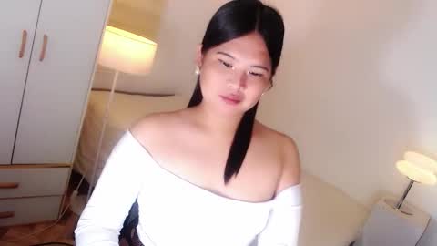 Y O U R        F U T U R E       K A Y L E E  online show from 05-11-26, 04:04