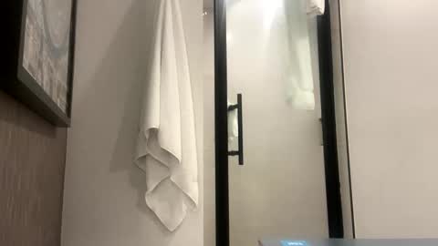 kayleerider32 online show from 04-21-26, 03:35