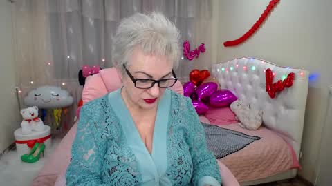 kaylesmoll online show from 02-02-25, 01:55