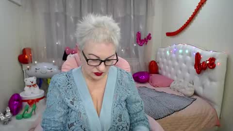kaylesmoll online show from 02-15-25, 02:58