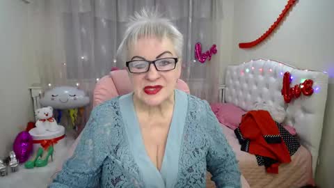 kaylesmoll online show from 02-19-25, 07:38