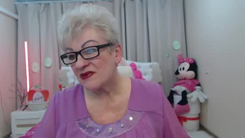 kaylesmoll online show from 04-08-26, 07:03