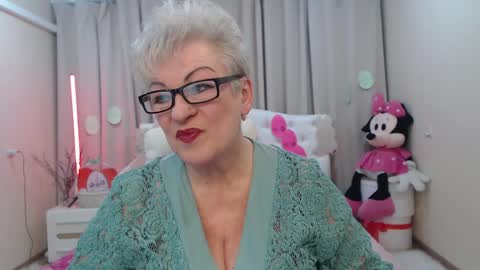kaylesmoll online show from 04-10-26, 07:07