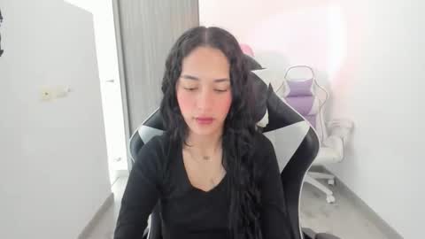 kaylie online show from 10-11-25, 01:20