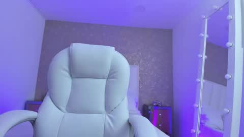 kayliebrooks online show from 12-22-25, 07:00