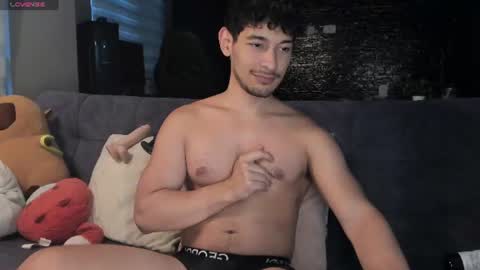 Snapshot of kayn_kalo chatting on 06-23-26, 10:52 Kayn online show from 06-23-26, 10:52