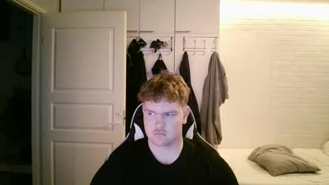 Snapshot of kayttajaviides5 chatting on 11-04-25, 07:40 Aatu online show from 11-04-25, 07:40