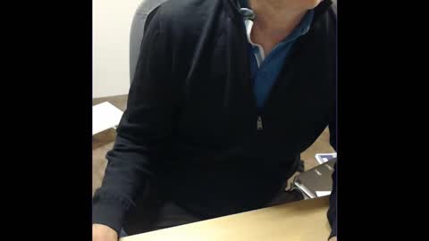 Snapshot of kcirt17225058 chatting on 10-14-25, 09:15 kcirt17225058 online show from 10-14-25, 09:15