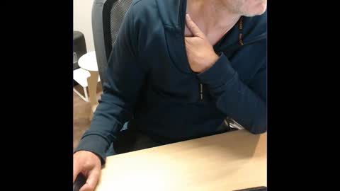 Snapshot of kcirt17225058 chatting on 10-22-25, 04:18 kcirt17225058 online show from 10-22-25, 04:18