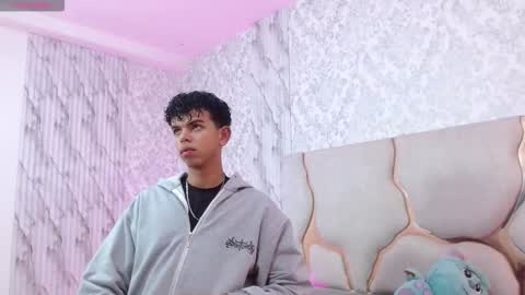 Snapshot of keahi_tay chatting on 03-14-26, 11:37 keahi online show from 03-14-26, 11:37