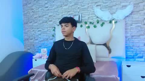 Snapshot of keahi_tay chatting on 03-20-26, 06:46 keahi online show from 03-20-26, 06:46