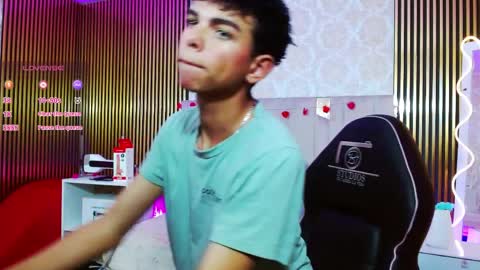 Snapshot of keahi_tay chatting on 04-01-26, 07:11 keahi online show from 04-01-26, 07:11