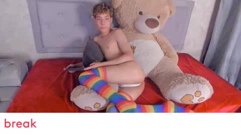 Snapshot of kei_oliver chatting on 01-26-25, 12:33 kei oliver online show from 01-26-25, 12:33