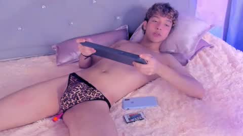 Snapshot of kei_oliver chatting on 02-14-25, 01:08 kei oliver online show from 02-14-25, 01:08