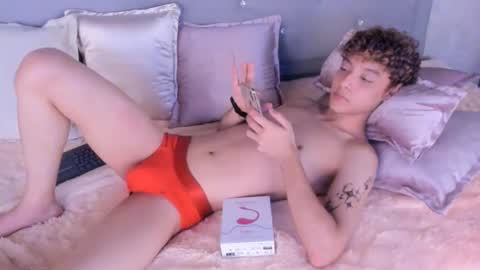 Snapshot of kei_oliver chatting on 02-20-25, 12:57 kei oliver online show from 02-20-25, 12:57