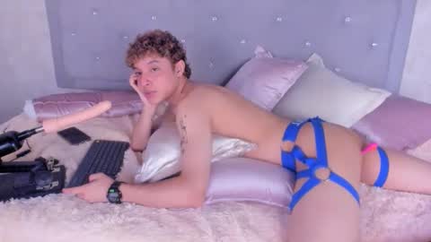 Snapshot of kei_oliver chatting on 02-24-25, 12:59 kei oliver online show from 02-24-25, 12:59