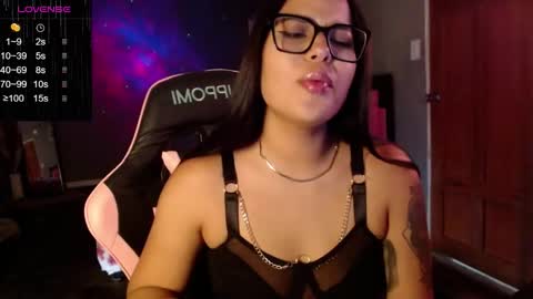 Snapshot of keikim_ chatting on 12-19-25, 07:10 Kimk online show from 12-19-25, 07:10