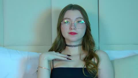 Keira online show from 02-21-25, 10:37