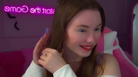 Keira online show from 10-17-25, 06:32