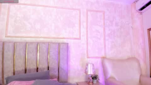 keirahartz online show from 12-15-25, 03:44