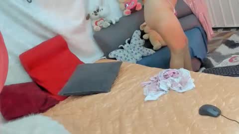 Snapshot of keiraquen chatting on 10-24-25, 01:03 keira online show from 10-24-25, 01:03