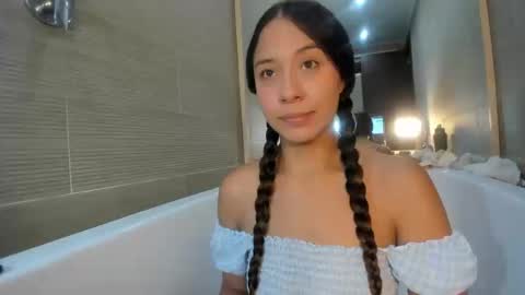 keiry_gonzalez11_aws online show from 09-19-25, 01:18