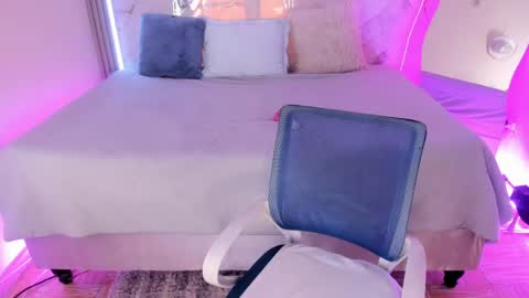 Keisy  online show from 04-21-26, 03:17