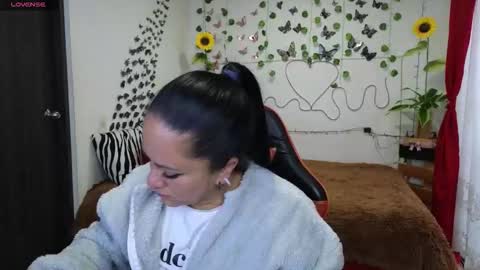 Snapshot of keka_teiku chatting on 09-18-25, 10:12 keka_teiku online show from 09-18-25, 10:12