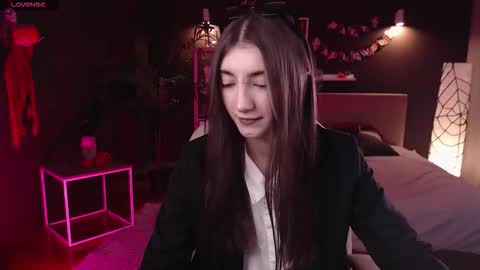 Rina online show from 10-31-25, 08:04