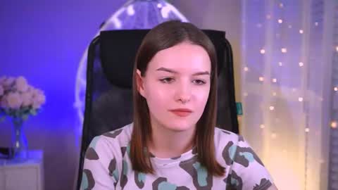 kelliebanshe online show from 06-17-26, 08:28