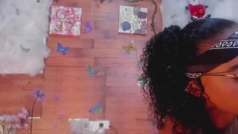 kelly__thomson online show from 12-19-24, 03:29