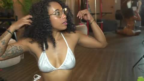 kelly__thomson online show from 05-11-26, 04:04