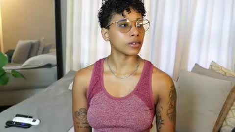kelly__thomson online show from 06-24-26, 12:48