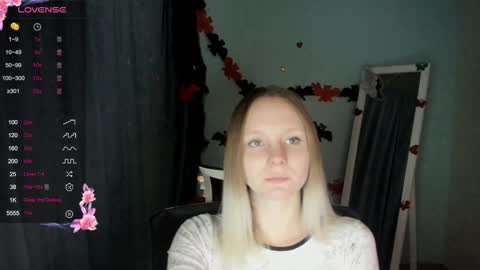 Kelly online show from 10-28-25, 01:14