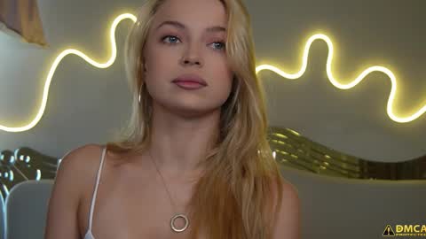 Snapshot of kelly_peachpiee chatting on 10-04-25, 05:16 Kelly online show from 10-04-25, 05:16