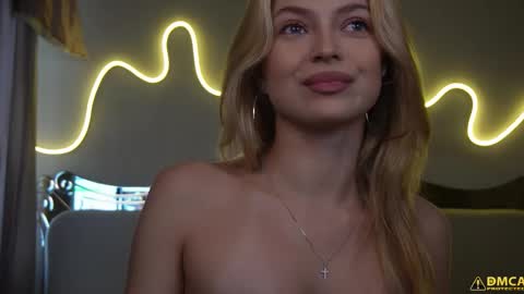 Snapshot of kelly_peachpiee chatting on 10-11-25, 05:17 Kelly online show from 10-11-25, 05:17