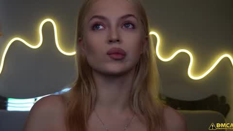 Snapshot of kelly_peachpiee chatting on 10-14-25, 05:41 Kelly online show from 10-14-25, 05:41