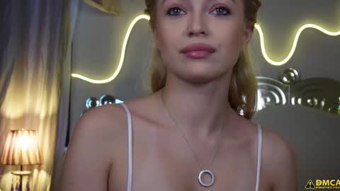 Kelly online show from 11-11-25, 06:02