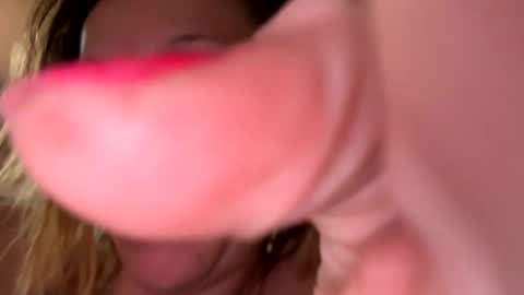 kelly_wight223 online show from 11-02-25, 12:07