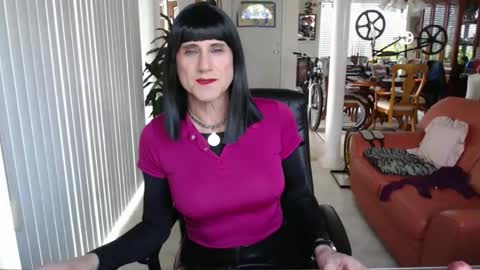 Snapshot of kellyannelynn chatting on 01-07-26, 06:10 kellyanne Lynn but please call me fucktoy online show from 01-07-26, 06:10