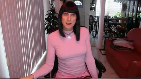 Snapshot of kellyannelynn chatting on 01-11-26, 04:56 kellyanne Lynn but please call me fucktoy online show from 01-11-26, 04:56