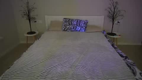 Kelly online show from 10-12-25, 06:56