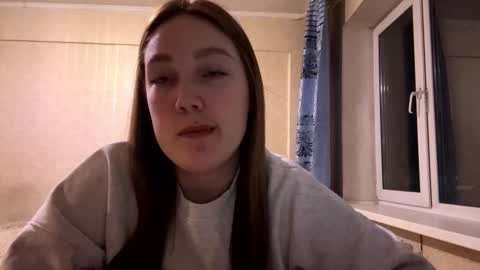 Snapshot of kellyekusnic chatting on 10-20-25, 09:10 Mia online show from 10-20-25, 09:10