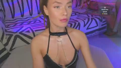Snapshot of kellyfouler chatting on 07-26-26, 03:19 KellyFouler online show from 07-26-26, 03:19